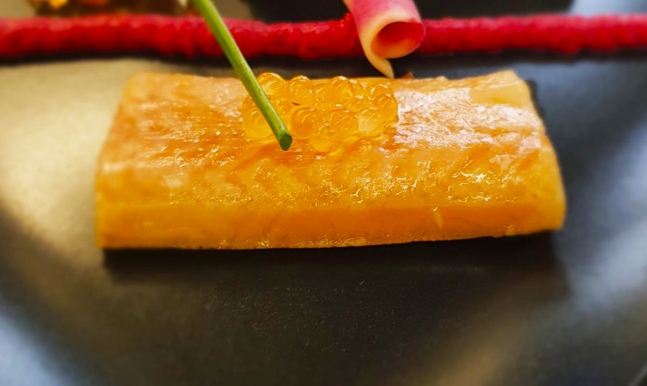 25 Anguille fumée, foie gras de carard, pain d'épices et toasté
