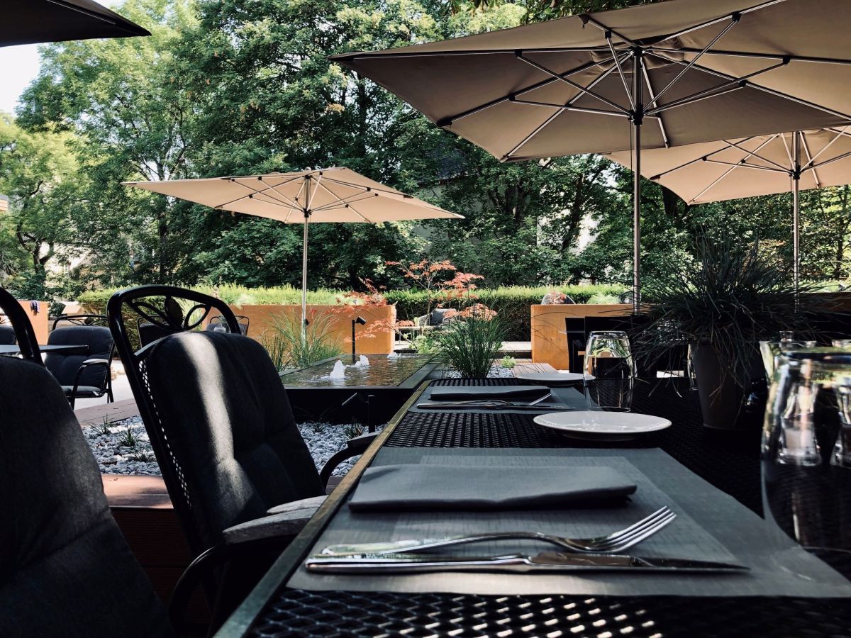 RS13128_20190827 - Hotel beim Schlass - Terrasse - 2_reduit